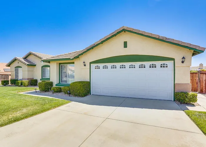 Victorville Home With Large Yard And Charcoal Grill!