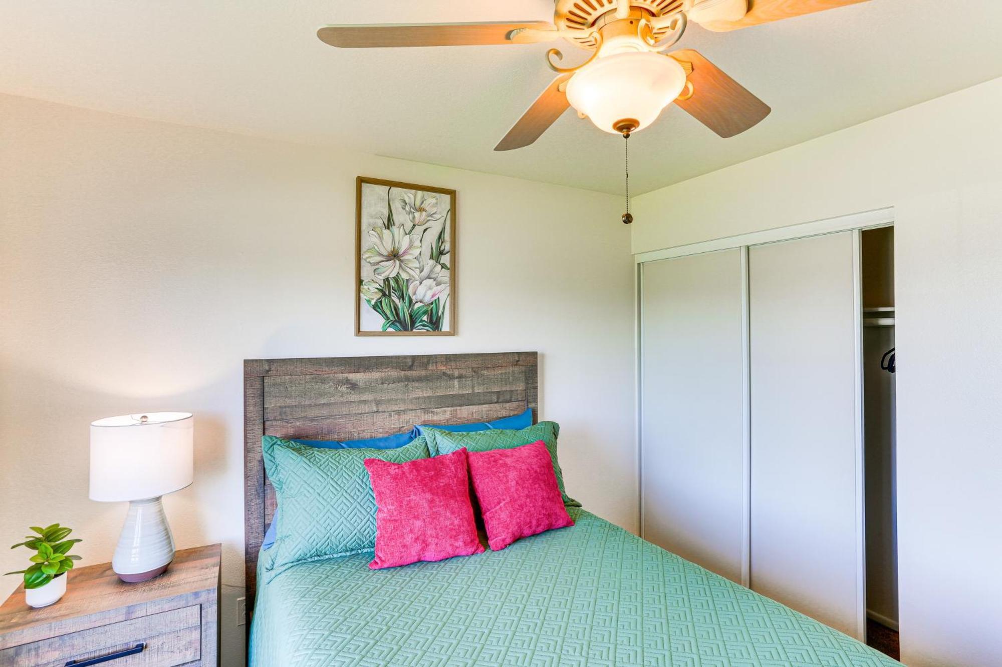 With Large Yard And Charcoal Grill! Holiday home Victorville